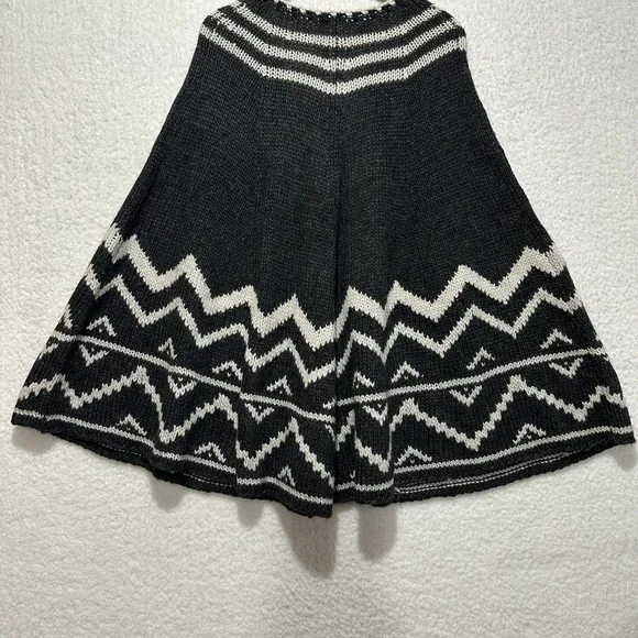 J. Jill Black & White Knit Poncho V-neck w/ Tassel Ties & Geometric Patterns NWT - Picture 10 of 11